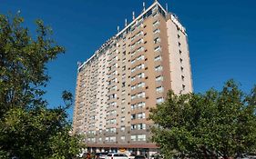 Sandman Signature Mississauga Hotel